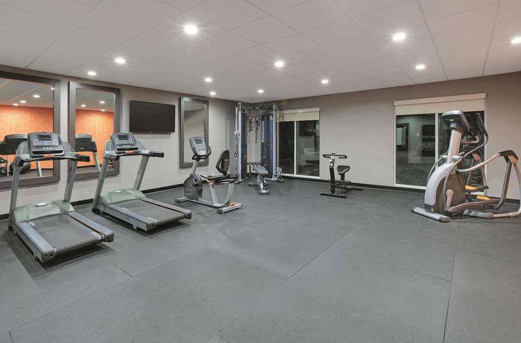 La Quinta Inn & Suites by Wyndham Tyler South - photo 6