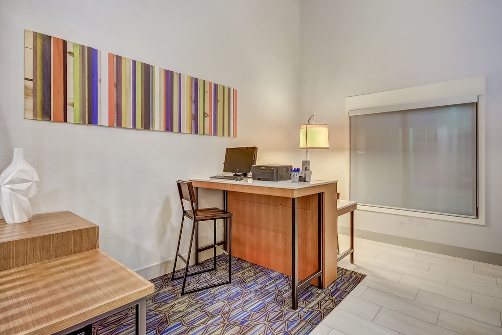 Holiday Inn Express & Suites Greenville Airport by IHG - photo 47