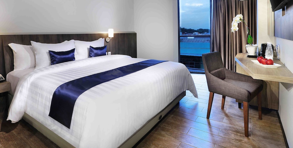 Aston Inn Pandanaran Semarang — 4-Star Luxury Hotel in Semarang, Indonesia