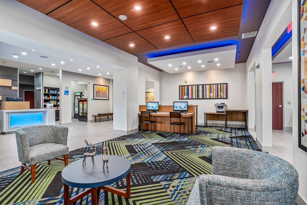 Holiday Inn Express Suites Van Buren Ft Smith Area by IHG - photo 76