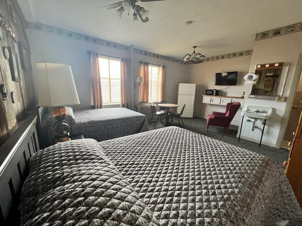 Canfield Hotel - photo 4