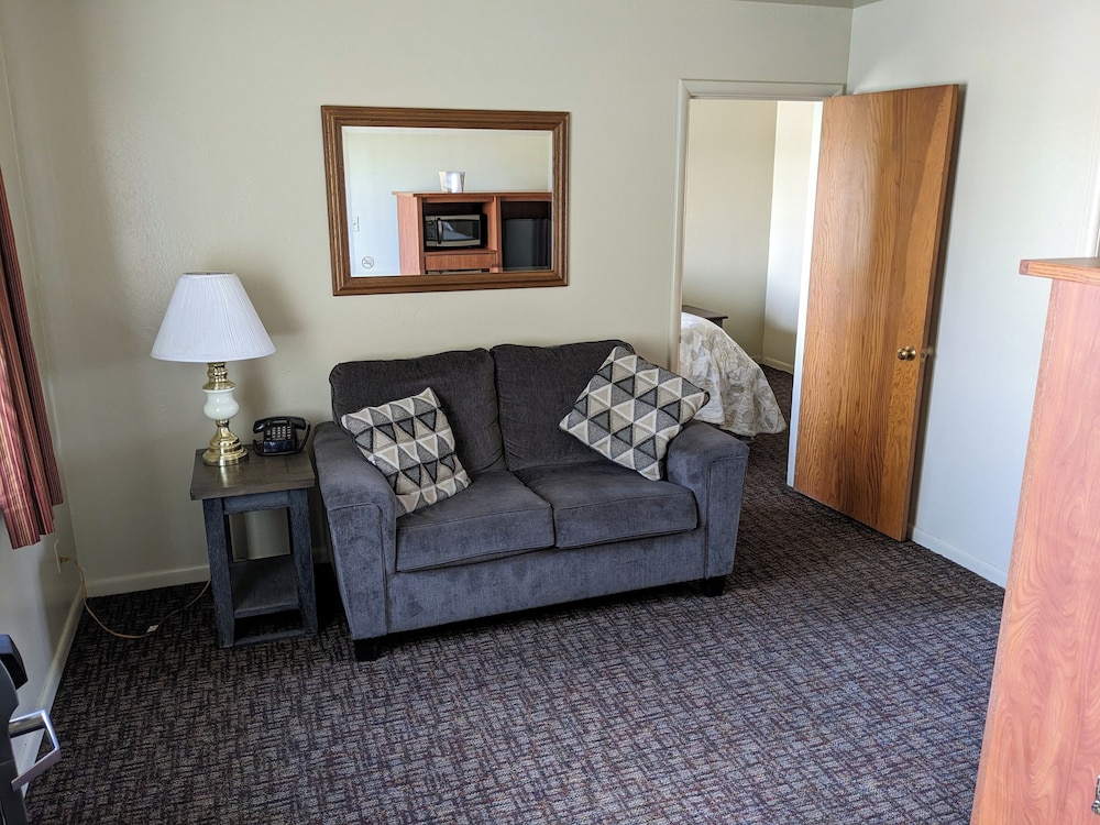 Hi Lo Motel Cafe and RV Park - photo 29