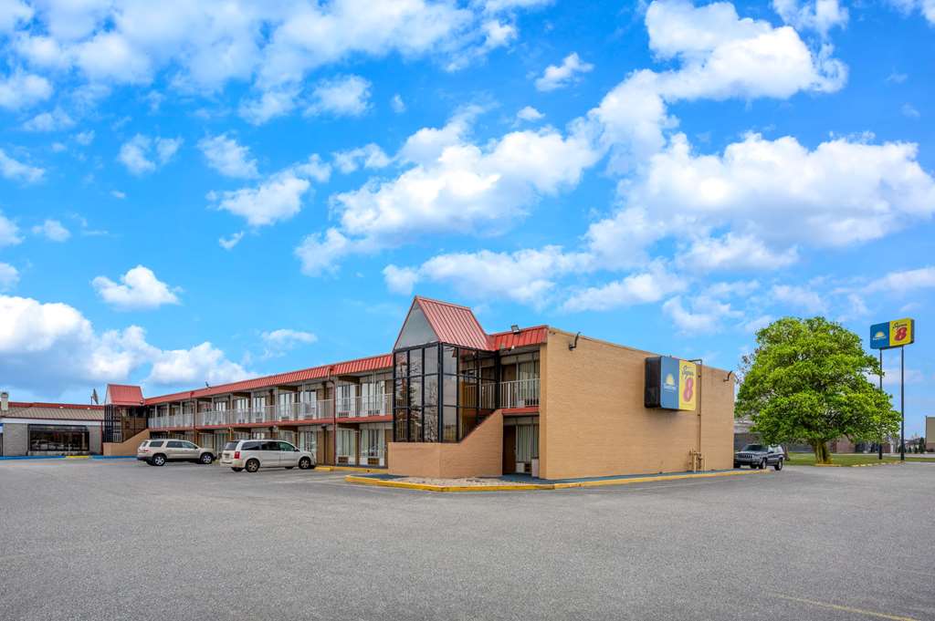 Super 8 by Wyndham Perrysburg Toledo - photo 3