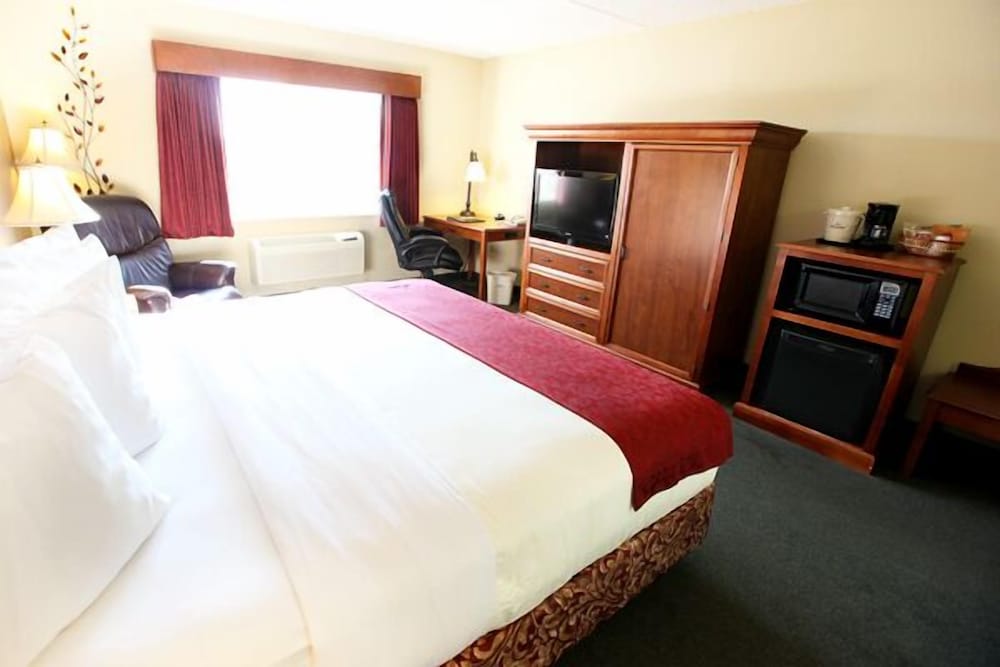 AmericInn by Wyndham McAlester - photo 4