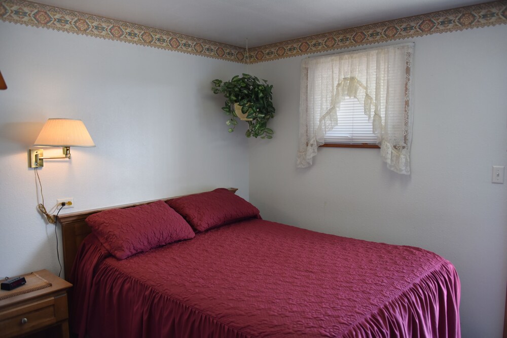 Royals Inn Motel - photo 10