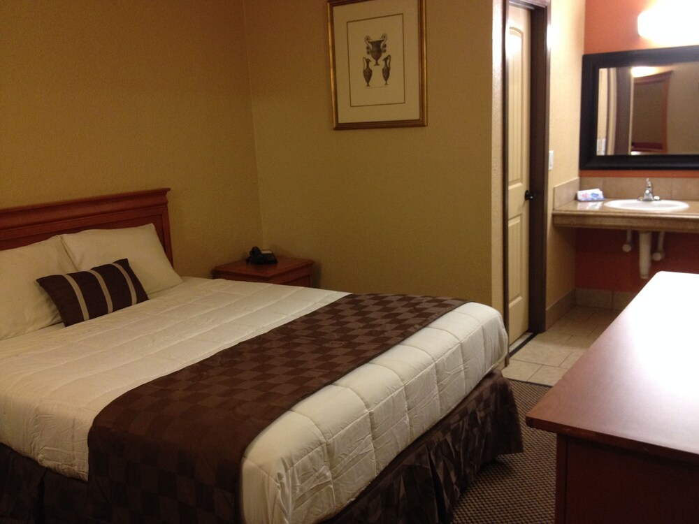 Economy Express Inn — hotel in Henryetta