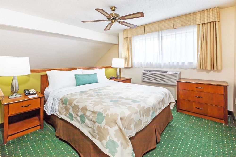 Hawthorn Suites by Wyndham Tyler - photo 16