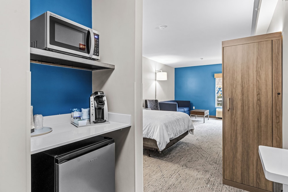 Holiday Inn Express Hotel & Suites Carneys Point by IHG - photo 14