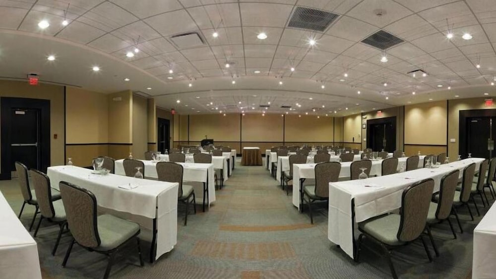 Crowne Plaza Lombard Downers Grove by IHG - photo 74