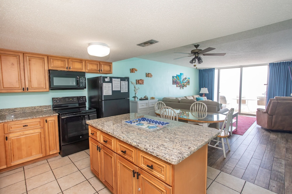 0712 Waters Edge Resort 3 Bedroom Condo by RedAwning - photo 14