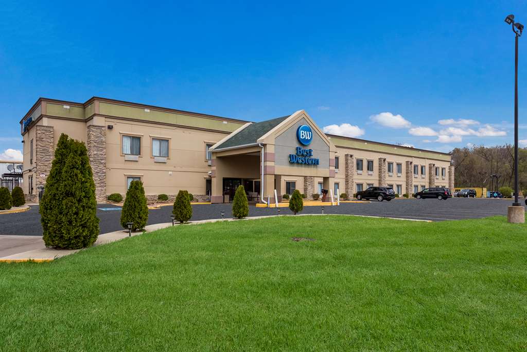 Best Western Crossroads Inn — hotel in Schererville