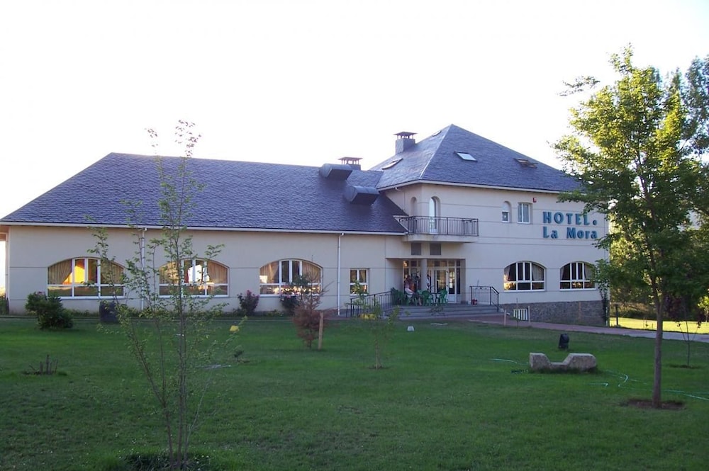 Hotel La Mora — hotel in Villablino