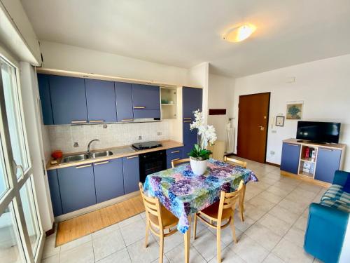 Appartamento Vista Mare con Spiaggia e Piscina — 4-Star Luxury Hotel in Alba Adriatica, Italy
