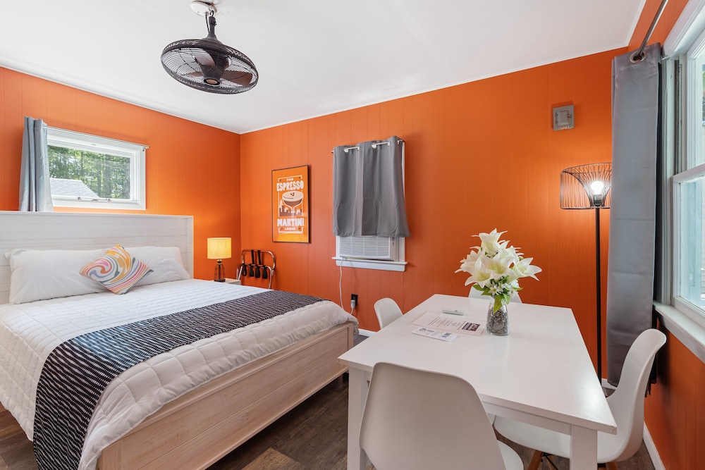 The Beaches Motel & Cottages - photo 14