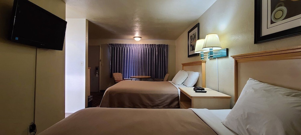 Economy Inn Reedsport - photo 4