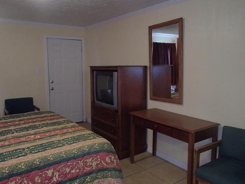 Catalina Motel - photo 17