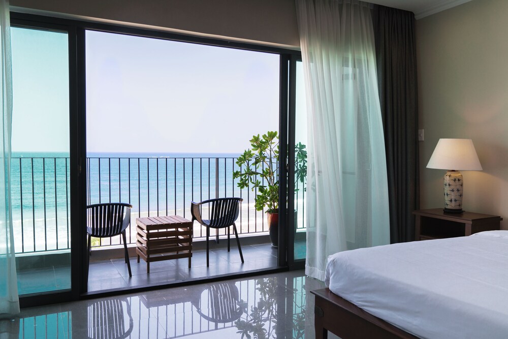 Dan Oasis Beach Hotel and Apartment — 5-Star Luxury Hotel in Da Nang, Vietnam
