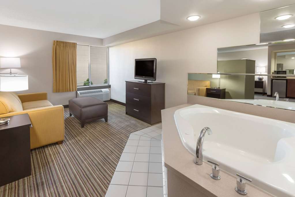 Super 8 by Wyndham Madison South - photo 23