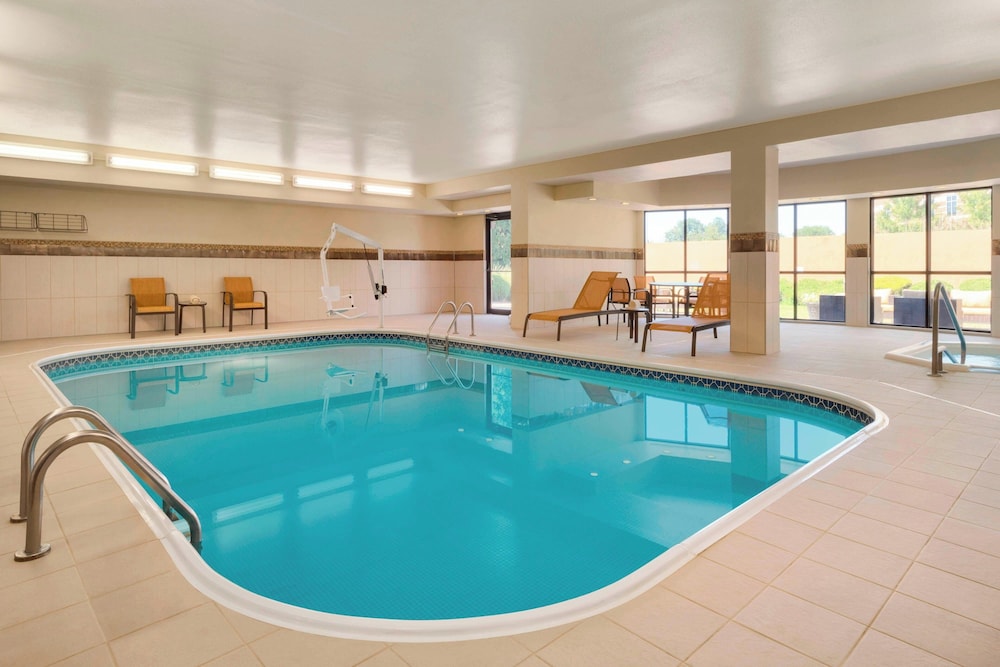 Courtyard by Marriott Akron Fairlawn - photo 15