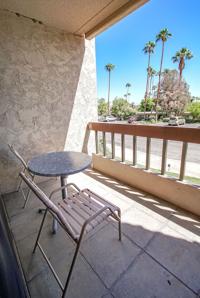 Palm Springs Tennis Club - photo 53