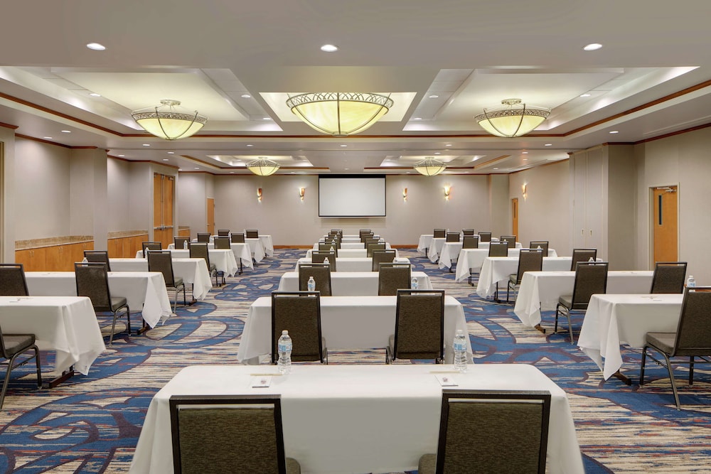 DoubleTree by Hilton Richmond Airport - photo 24