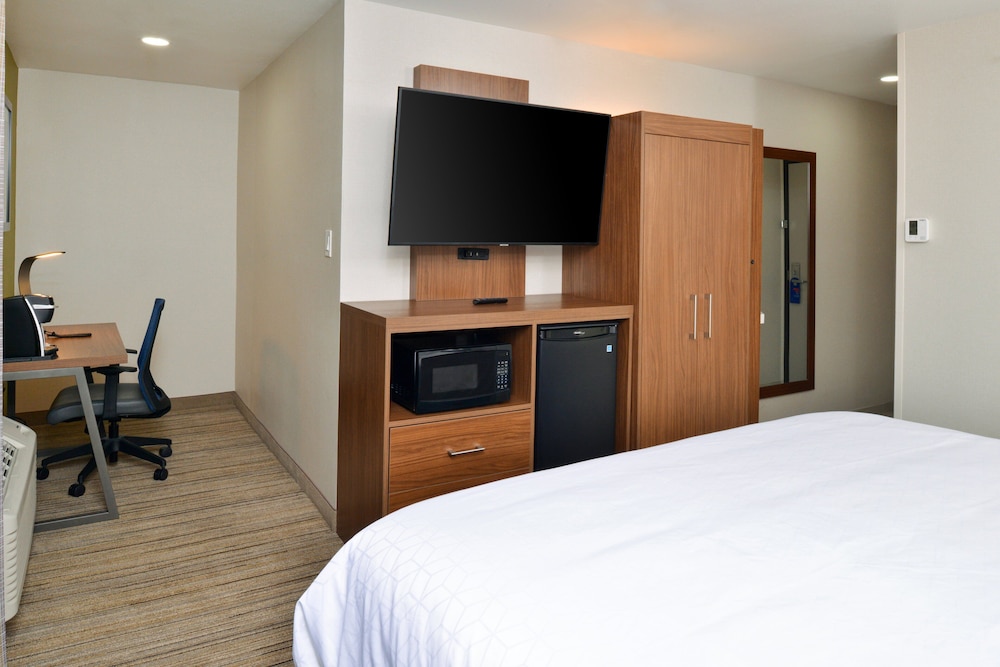 Holiday Inn Express Santa Rosa North by IHG - photo 11