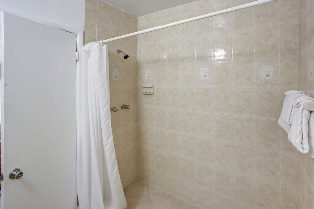 Richard's Motel - photo 99