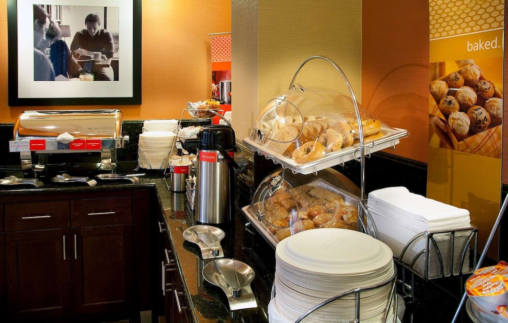 Hampton Inn Alexandria Pentagon South - photo 22