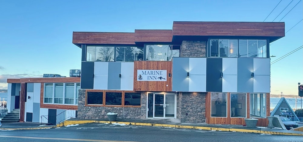 Marine Inn