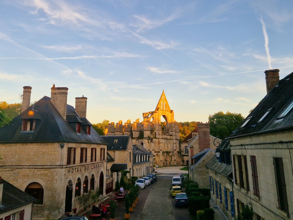 Hotel De L'Abbaye — hotel in Longpont-Sur-Orge