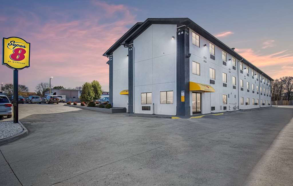 Super 8 by Wyndham Johnson City - photo 5