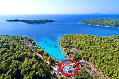 Seaside family friendly house with a swimming pool Cove Slatina Korcula 23711 — 4-Star Luxury Hotel in Vela Luka, Croatia