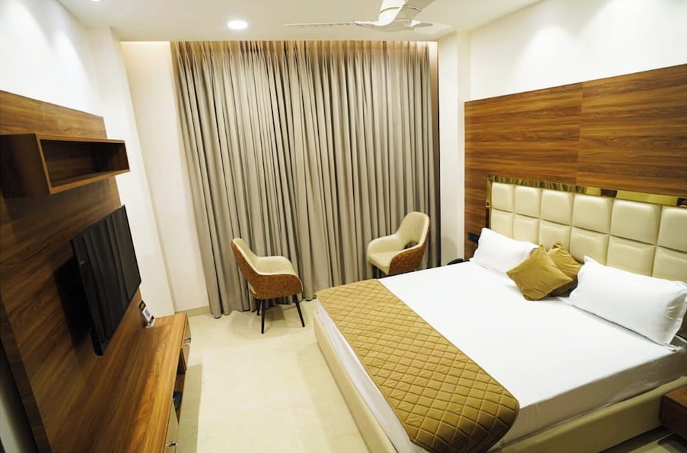 Hotel Ovel hotel Ludhiyana pet-friendly hotel Ludhiana