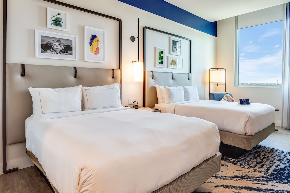 SERENA Hotel Aventura Miami Tapestry Collection by Hilton - photo 42
