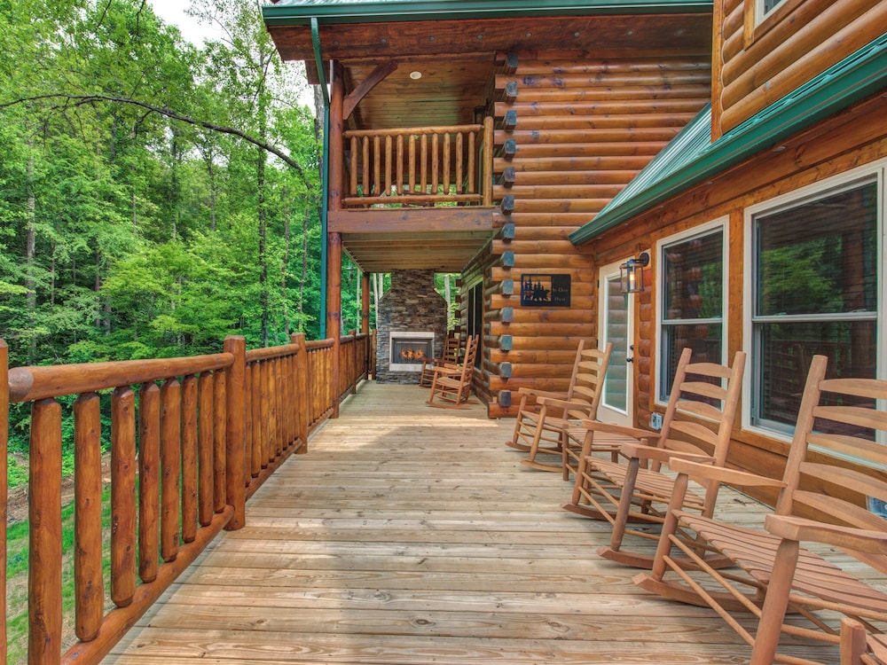 Lost In The Woods by Smoky Cove Resort - featured photo