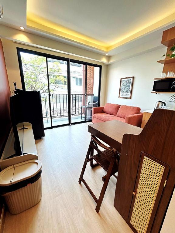 03Ekkamai Thonglor BTS ARL stylish apartment