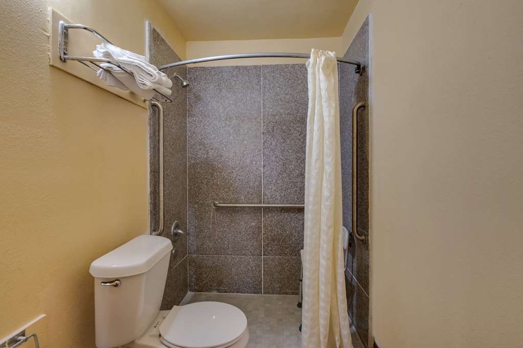 Relax Inn and Suites - photo 21