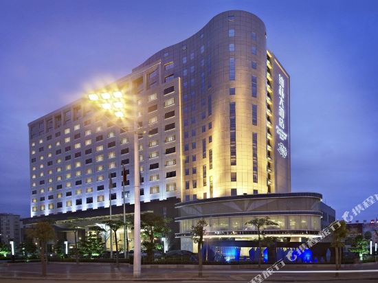 Platinum Crystal Hotel — hotel in Shantou