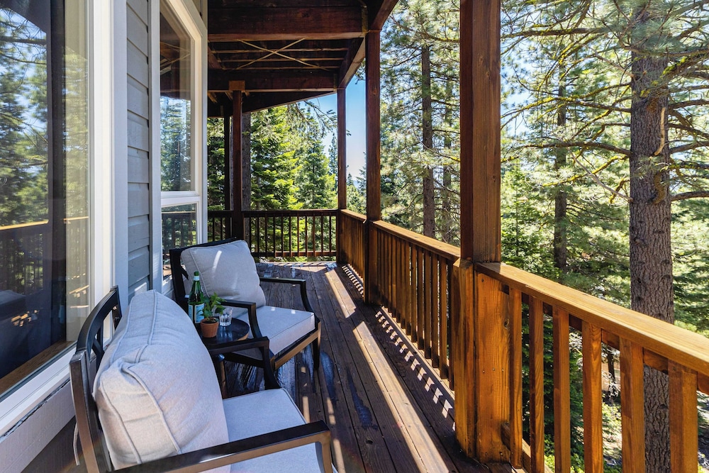 Sparrow by Avantstay Modern Mountain Retreat w Hot Tub Pool Table & Games - photo 33
