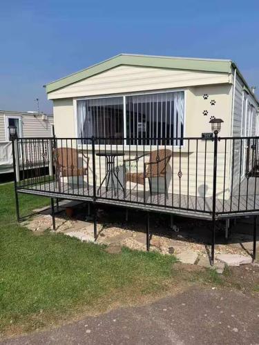 Seaside 3 Bed dog Friendly Caravan in Mablethorpe in Mablethorpe, United Kingdom