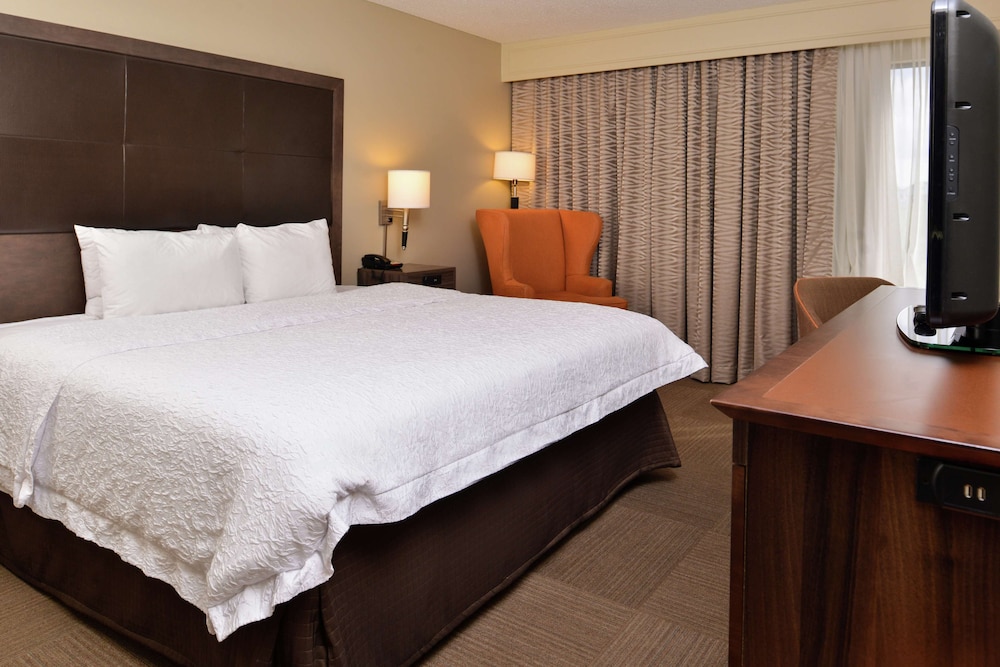 Hampton Inn South Hill - photo 33