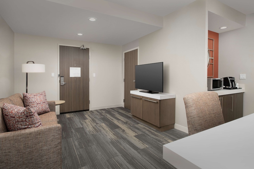 Hilton Garden Inn Columbia Airport - photo 25