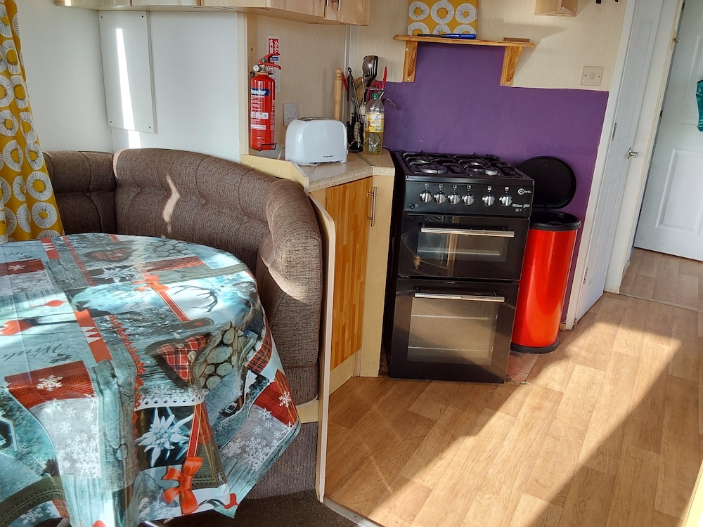 Arizona Family and Dogs Welcome Caravan 3 Bedrooms in Rye, United Kingdom