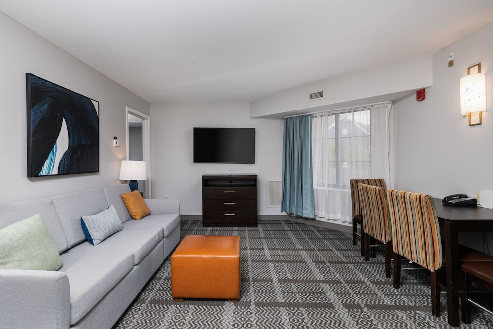 Staybridge Suites Madison East by IHG - photo 13