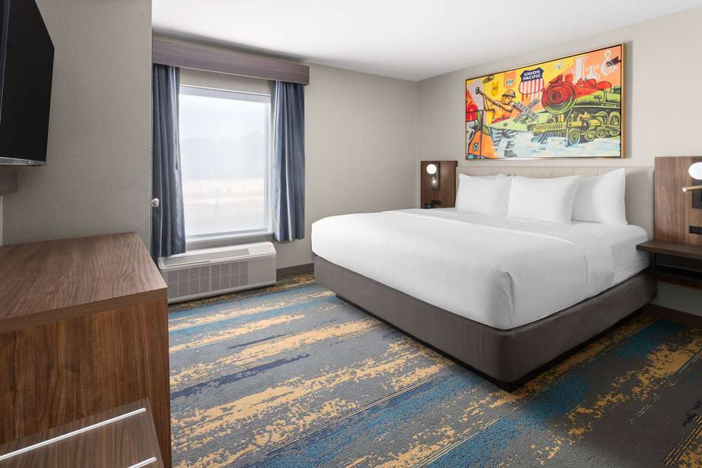 La Quinta Inn & Suites by Wyndham Memphis I 240 - photo 16