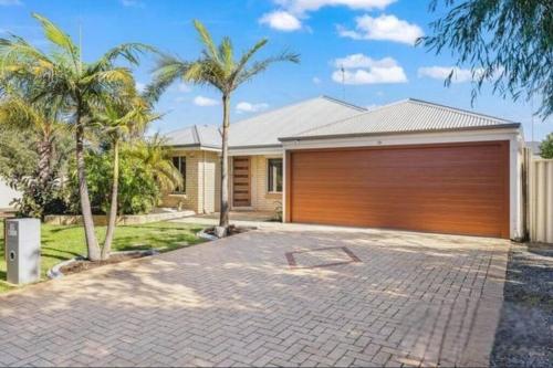 Halls Head Serene in Mandurah, Australia