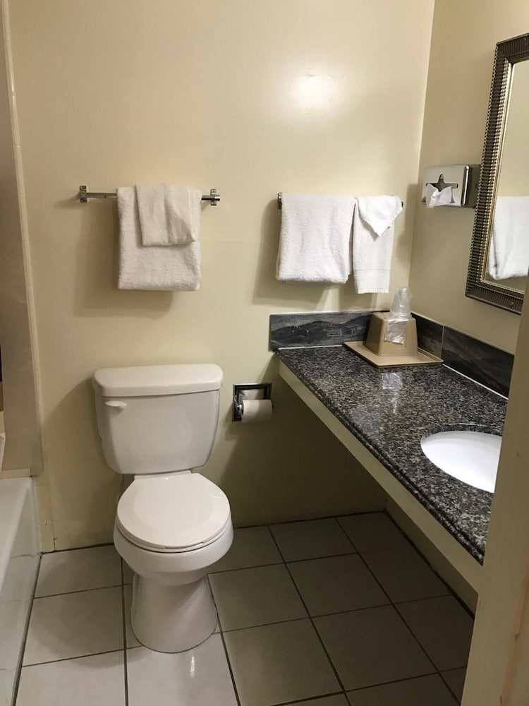 Big Spring Inn - photo 17