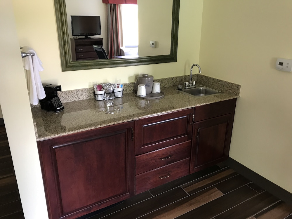 Hampton Inn & Suites Lamar - photo 59