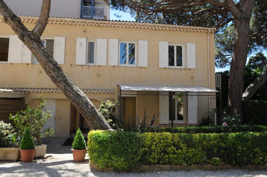 Hôtel Beau Rivage in Le Lavandou, France