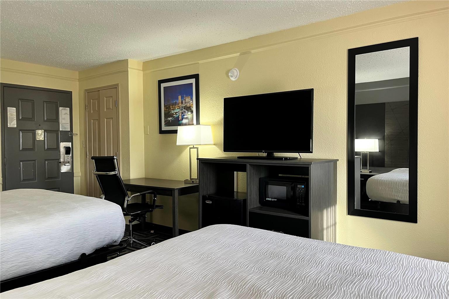Baymont by Wyndham Indianapolis Airport Lynhurst - photo 23